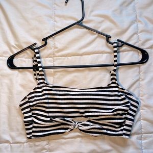 cute swimsuit top!